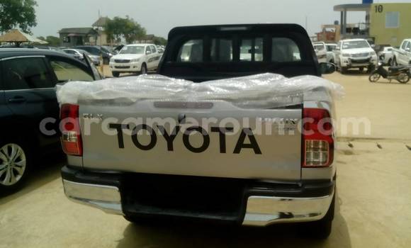 Acheter Occasion Voiture Toyota Hilux Gris à Yaoundé, Central Cameroon Acheter Occasion Voiture Toyota Hilux Gris à Yaoundé, Central Cameroon