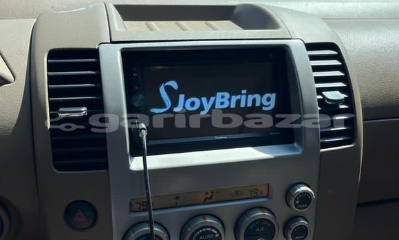 Sayi Sabo Nissan Pathfinder Brown Mota in Douala a Ƙasar Kamaru Sayi Sabo Nissan Pathfinder Brown Mota in Douala a Ƙasar Kamaru