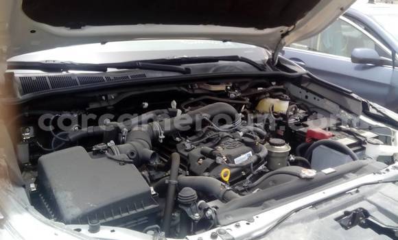 Acheter Occasion Voiture Toyota Hilux Gris à Yaoundé, Central Cameroon Acheter Occasion Voiture Toyota Hilux Gris à Yaoundé, Central Cameroon