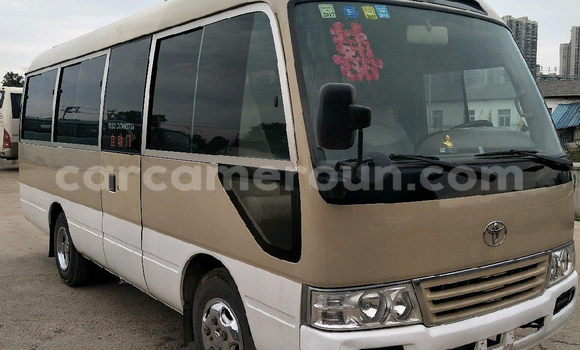 Sayi Na hannu Toyota HiAce M Babbar mota in Yaounde a Babban Kamaru Sayi Na hannu Toyota HiAce M Babbar mota in Yaounde a Babban Kamaru