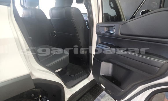 Acheter Neuf Voiture Toyota Land Cruiser Blanc à Douala, Littoral Cameroon Acheter Neuf Voiture Toyota Land Cruiser Blanc à Douala, Littoral Cameroon