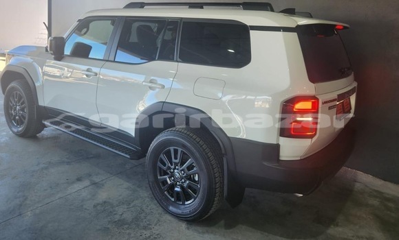 Acheter Neuf Voiture Toyota Land Cruiser Blanc à Douala, Littoral Cameroon Acheter Neuf Voiture Toyota Land Cruiser Blanc à Douala, Littoral Cameroon