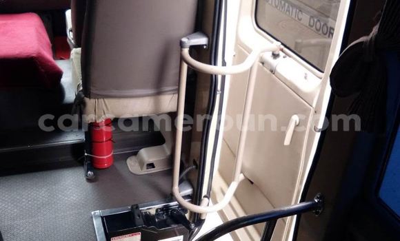 Sayi Na hannu Toyota HiAce M Babbar mota in Yaounde a Babban Kamaru Sayi Na hannu Toyota HiAce M Babbar mota in Yaounde a Babban Kamaru