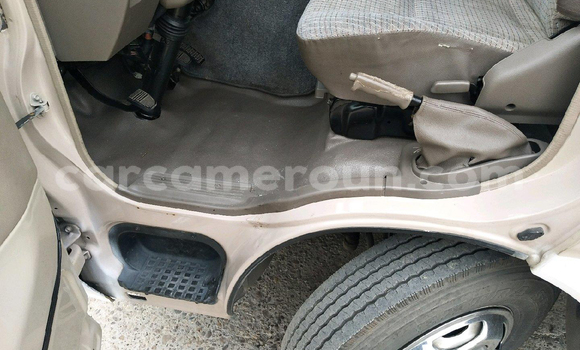 Sayi Na hannu Toyota HiAce M Babbar mota in Yaounde a Babban Kamaru Sayi Na hannu Toyota HiAce M Babbar mota in Yaounde a Babban Kamaru