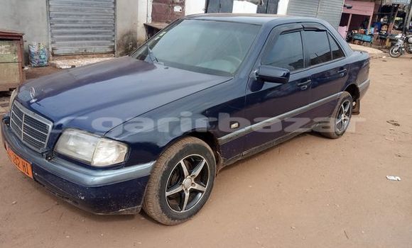 Buy Used Mercedes Viano Red Car in Yaounde in Central Cameroon