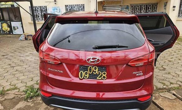 Sayi Na hannu Hyundai Santa Fe Red Mota in Yaounde a Babban Kamaru Sayi Na hannu Hyundai Santa Fe Red Mota in Yaounde a Babban Kamaru