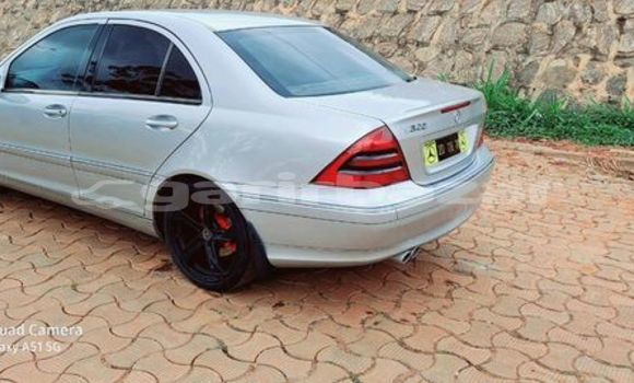 Sayi Na hannu Mercedes-Benz C-Classe Sauran Mota in Yaounde a Babban Kamaru Sayi Na hannu Mercedes-Benz C-Classe Sauran Mota in Yaounde a Babban Kamaru