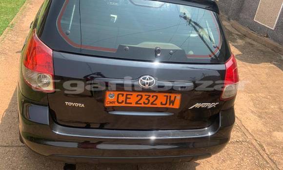 Sayi Na hannu Toyota Matrix Black Mota in Yaounde a Babban Kamaru Sayi Na hannu Toyota Matrix Black Mota in Yaounde a Babban Kamaru