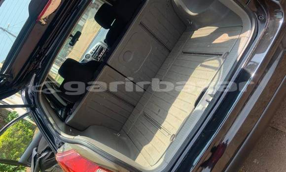 Sayi Na hannu Toyota Matrix Black Mota in Yaounde a Babban Kamaru Sayi Na hannu Toyota Matrix Black Mota in Yaounde a Babban Kamaru