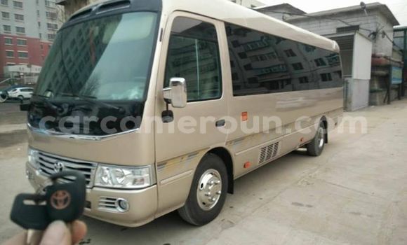 Sayi Na hannu Toyota HiAce M Babbar mota in Yaounde a Babban Kamaru Sayi Na hannu Toyota HiAce M Babbar mota in Yaounde a Babban Kamaru