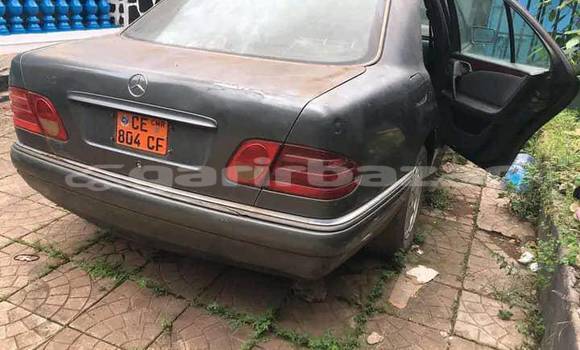 Sayi Na hannu Mercedes-Benz C-Classe Sauran Mota in Douala a Ƙasar Kamaru Sayi Na hannu Mercedes-Benz C-Classe Sauran Mota in Douala a Ƙasar Kamaru