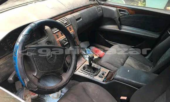 Sayi Na hannu Mercedes-Benz C-Classe Sauran Mota in Douala a Ƙasar Kamaru Sayi Na hannu Mercedes-Benz C-Classe Sauran Mota in Douala a Ƙasar Kamaru