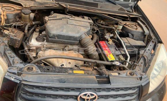 Sayi Na hannu Toyota RAV4 Sauran Mota in Douala a Ƙasar Kamaru Sayi Na hannu Toyota RAV4 Sauran Mota in Douala a Ƙasar Kamaru