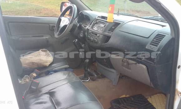 Sayi Na hannu Toyota Pickup White Mota in Douala a Ƙasar Kamaru Sayi Na hannu Toyota Pickup White Mota in Douala a Ƙasar Kamaru