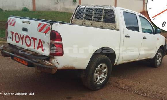 Sayi Na hannu Toyota Pickup White Mota in Douala a Ƙasar Kamaru Sayi Na hannu Toyota Pickup White Mota in Douala a Ƙasar Kamaru