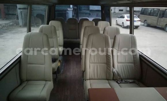 Sayi Na hannu Toyota HiAce M Babbar mota in Yaounde a Babban Kamaru Sayi Na hannu Toyota HiAce M Babbar mota in Yaounde a Babban Kamaru