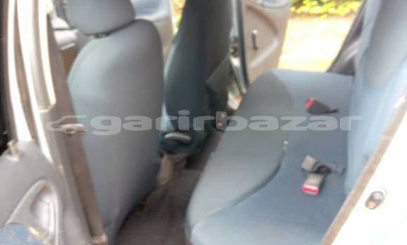 Sayi Na hannu Toyota Yaris Sauran Mota in Douala a Ƙasar Kamaru Sayi Na hannu Toyota Yaris Sauran Mota in Douala a Ƙasar Kamaru