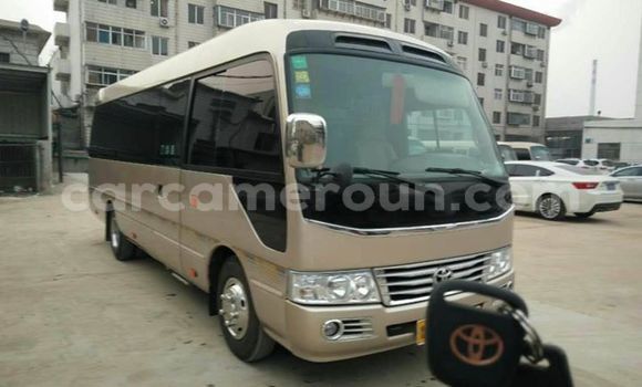 Sayi Na hannu Toyota HiAce M Babbar mota in Yaounde a Babban Kamaru Sayi Na hannu Toyota HiAce M Babbar mota in Yaounde a Babban Kamaru