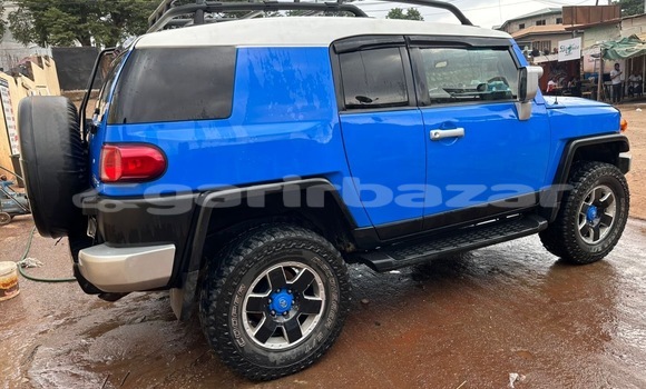 Sayi Sabo Toyota Urban Cruiser Blue Mota in Yaounde a Babban Kamaru Sayi Sabo Toyota Urban Cruiser Blue Mota in Yaounde a Babban Kamaru