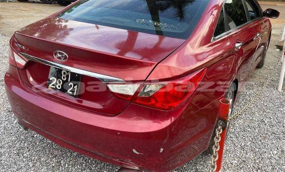Sayi Na hannu Hyundai Sonata Red Mota in Abong–Mbang a Gabas Kamaru Sayi Na hannu Hyundai Sonata Red Mota in Abong–Mbang a Gabas Kamaru