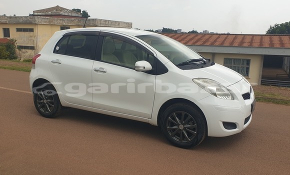 Acheter Occasion Voiture Toyota Yaris Blanc à Yaoundé, Central Cameroon Acheter Occasion Voiture Toyota Yaris Blanc à Yaoundé, Central Cameroon