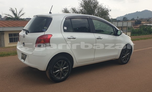 Acheter Occasion Voiture Toyota Yaris Blanc à Yaoundé, Central Cameroon Acheter Occasion Voiture Toyota Yaris Blanc à Yaoundé, Central Cameroon