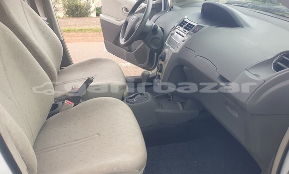 Acheter Occasion Voiture Toyota Yaris Blanc à Yaoundé, Central Cameroon Acheter Occasion Voiture Toyota Yaris Blanc à Yaoundé, Central Cameroon