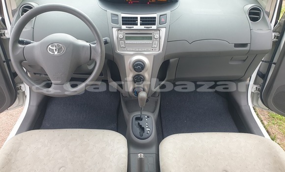 Acheter Occasion Voiture Toyota Yaris Blanc à Yaoundé, Central Cameroon Acheter Occasion Voiture Toyota Yaris Blanc à Yaoundé, Central Cameroon