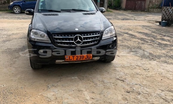Buy Used Mercedes‒Benz ML–Class Black Car in Douala in Littoral Cameroon
