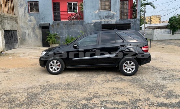 Buy Used Mercedes‒Benz ML–Class Black Car in Douala in Littoral Cameroon Buy Used Mercedes‒Benz ML–Class Black Car in Douala in Littoral Cameroon