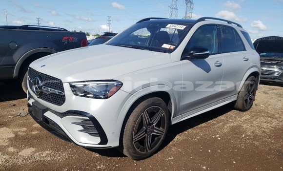 Sayi Sabo Mercedes‒Benz GLE Sauran Mota in Douala a Ƙasar Kamaru