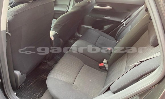 Sayi Sabo Toyota Auris Black Mota in Douala a Ƙasar Kamaru Sayi Sabo Toyota Auris Black Mota in Douala a Ƙasar Kamaru