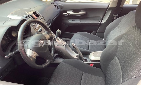 Sayi Sabo Toyota Auris Black Mota in Douala a Ƙasar Kamaru Sayi Sabo Toyota Auris Black Mota in Douala a Ƙasar Kamaru