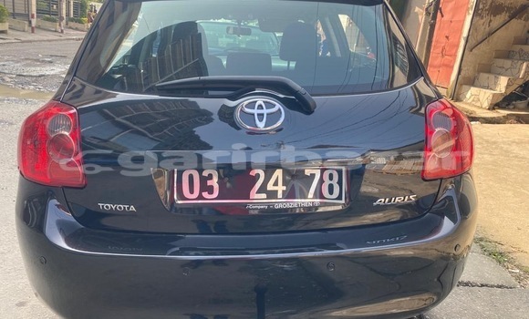 Sayi Sabo Toyota Auris Black Mota in Douala a Ƙasar Kamaru Sayi Sabo Toyota Auris Black Mota in Douala a Ƙasar Kamaru