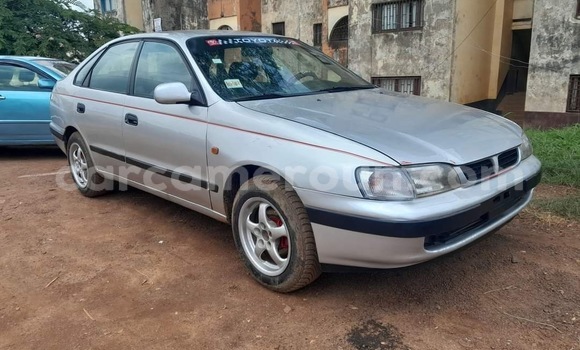 Sayi Na hannu Toyota Carina E Azurfa Mota in Yaounde a Babban Kamaru Sayi Na hannu Toyota Carina E Azurfa Mota in Yaounde a Babban Kamaru