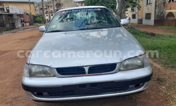 Sayi Na hannu Toyota Carina E Azurfa Mota in Yaounde a Babban Kamaru Sayi Na hannu Toyota Carina E Azurfa Mota in Yaounde a Babban Kamaru