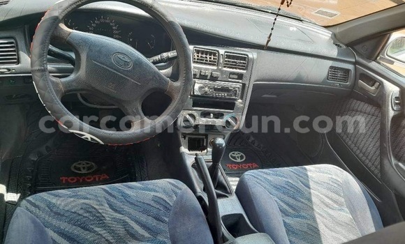 Sayi Na hannu Toyota Carina E Azurfa Mota in Yaounde a Babban Kamaru Sayi Na hannu Toyota Carina E Azurfa Mota in Yaounde a Babban Kamaru