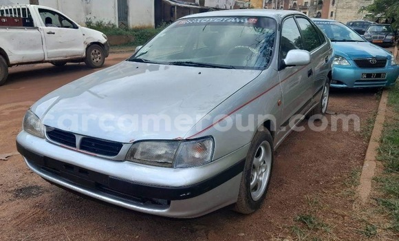 Sayi Na hannu Toyota Carina E Azurfa Mota in Yaounde a Babban Kamaru Sayi Na hannu Toyota Carina E Azurfa Mota in Yaounde a Babban Kamaru