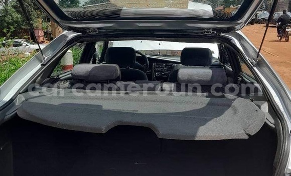 Sayi Na hannu Toyota Carina E Azurfa Mota in Yaounde a Babban Kamaru Sayi Na hannu Toyota Carina E Azurfa Mota in Yaounde a Babban Kamaru