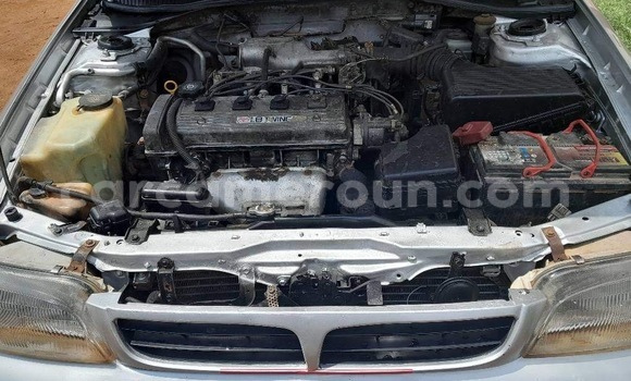 Sayi Na hannu Toyota Carina E Azurfa Mota in Yaounde a Babban Kamaru Sayi Na hannu Toyota Carina E Azurfa Mota in Yaounde a Babban Kamaru