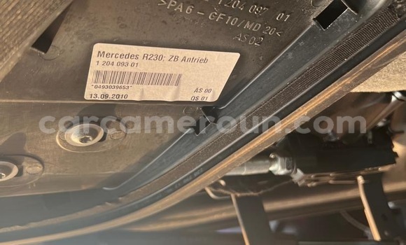 Sayi Na hannu Mercedes‒Benz 230 Black Mota in Yaounde a Babban Kamaru Sayi Na hannu Mercedes‒Benz 230 Black Mota in Yaounde a Babban Kamaru