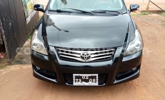 Sayi Na hannu Toyota Blade Black Mota in Yaounde a Babban Kamaru