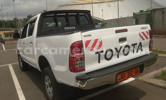 Acheter Occasion Voiture Toyota Hilux Blanc à Yaoundé, Central Cameroon Acheter Occasion Voiture Toyota Hilux Blanc à Yaoundé, Central Cameroon