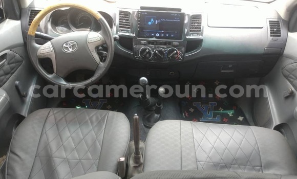 Acheter Occasion Voiture Toyota Hilux Blanc à Yaoundé, Central Cameroon Acheter Occasion Voiture Toyota Hilux Blanc à Yaoundé, Central Cameroon