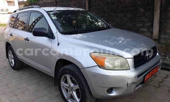 Acheter Occasion Voiture Toyota RAV4 Gris à Douala au Littoral Cameroon Acheter Occasion Voiture Toyota RAV4 Gris à Douala au Littoral Cameroon