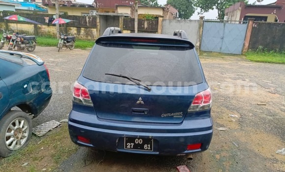 Buy Used Mitsubishi Outlander Blue Car in Douala in Littoral Cameroon