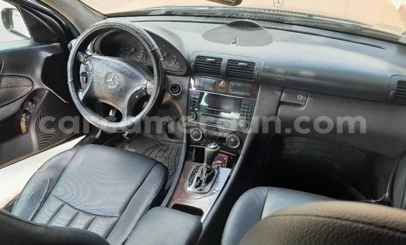 Acheter Occasion Voiture Mercedes‒Benz C-klasse Noir à Yaoundé, Central Cameroon Acheter Occasion Voiture Mercedes‒Benz C-klasse Noir à Yaoundé, Central Cameroon