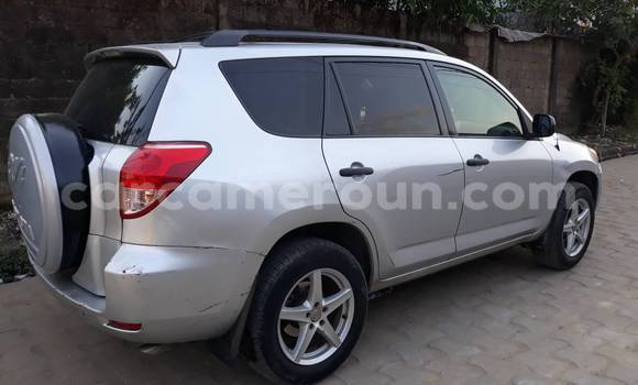 Acheter Occasion Voiture Toyota RAV4 Gris à Douala, Littoral Cameroon Acheter Occasion Voiture Toyota RAV4 Gris à Douala, Littoral Cameroon