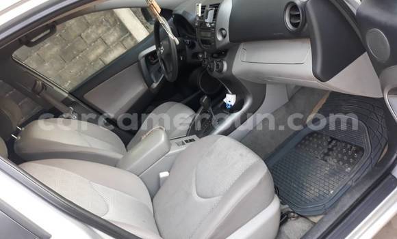 Acheter Occasion Voiture Toyota RAV4 Gris à Douala, Littoral Cameroon Acheter Occasion Voiture Toyota RAV4 Gris à Douala, Littoral Cameroon