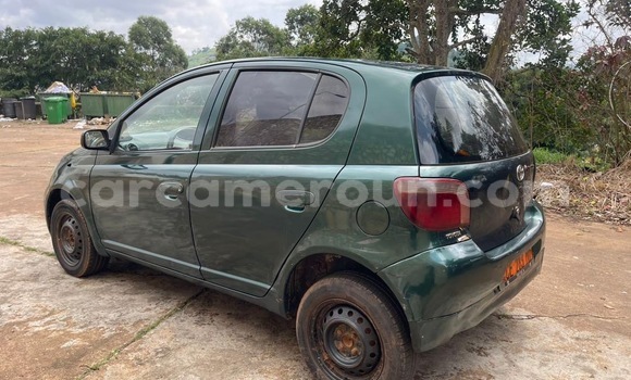 Acheter Occasion Voiture Toyota Yaris Vert à Yaoundé, Central Cameroon Acheter Occasion Voiture Toyota Yaris Vert à Yaoundé, Central Cameroon